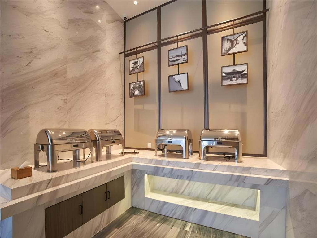 Metropolo Hotel Shijiazhuang Yuhua Wanda Plaza Bagian luar foto